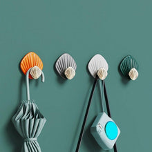Load image into Gallery viewer, 4pcs Creative Shell Shape Wall Hanging Hook Punch-free Strong Adhesive Hook Bathroom Kitchen Wall-mounted Seamless Sticky Hook Shell Hook Non-Punching Strong Adhesive Adhesive Hook Bearing Door Behind Wall Bathroom Kitchen Key Holder
