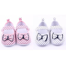 Load image into Gallery viewer, Baby Summer Shoes Anti-slip Sole Crib Shoe Bowknot Dot Print Casual For 3-12 Months Baby