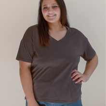 Load image into Gallery viewer, FINAL SALE V-Neck Full Zip Breastfeeding Tee - Gray