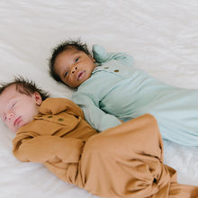 Load image into Gallery viewer, camel ribbed knotted sleeper