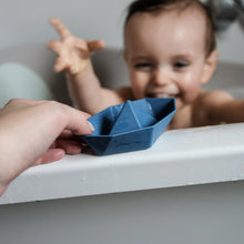Load image into Gallery viewer, Shnuggle Stack and Sail Bath Boat Toys