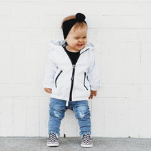 Load image into Gallery viewer, Light Wash Distressed Denim