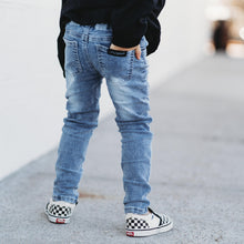 Load image into Gallery viewer, Light Wash Denim