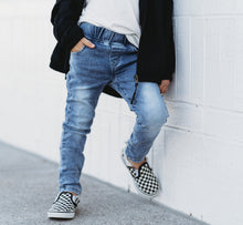 Load image into Gallery viewer, Light Wash Denim