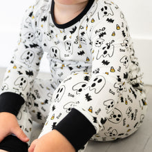 Load image into Gallery viewer, Black Trim Halloween Long Sleeve Sleep Set