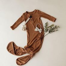 Load image into Gallery viewer, camel ribbed knotted sleeper