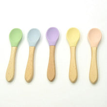 Load image into Gallery viewer, 2PCS Bamboo Training Spoons Organic Soft Baby Feeding Silicone Tip Spoon Scoop Easy Grip Handle Toddlers Infant Gifts For Parents And Baby Boys Or Girls
