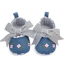 Load image into Gallery viewer, Baby Girl Shoes White Lace Soft Shoe Prewalker Walking Toddler Kids Shoes First Walker