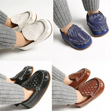 Load image into Gallery viewer, Baby Slippers Comfortable Newborn Babies Shoes Leather Outdoor Pre-walkers Unisex Soft Boots