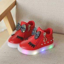 Load image into Gallery viewer, New Fashion Children Glowing Shoes Princess Bow Girls Led Shoes Spring Autumn Cute Baby Sneakers Shoes