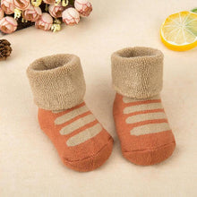 Load image into Gallery viewer, 1 Pair Newborn Cotton Striped Warm Slippers Socks For Baby Girls And Boys Very Comfortable And Soft Material