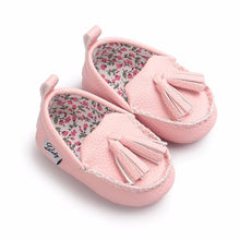 Load image into Gallery viewer, Baby Slippers Comfortable Newborn Babies Shoes Leather Outdoor Pre-walkers Unisex Soft Boots