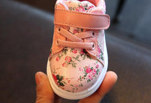 Load image into Gallery viewer, Baby Shoes Comfortable Leather Kids Sneakers Newborn Shoes Soft Bottom First Walker Durable Shoes For Baby Girl