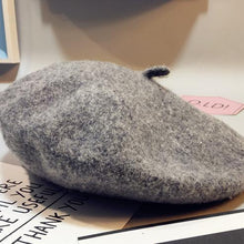 Load image into Gallery viewer, Baby Hat Beret British Painter Bud Of Pure Wool Cap For Girls In Modern New Retro Design