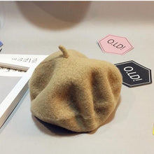 Load image into Gallery viewer, Baby Hat Beret British Painter Bud Of Pure Wool Cap For Girls In Modern New Retro Design