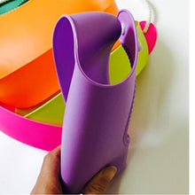 Load image into Gallery viewer, Modern Baby Plastic Bibs Waterproof Lunch Bibs for Boys & Girls Infants Silicone Feeding Baby Saliva Waterproof Aprons for Baby