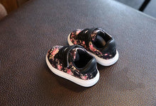 Load image into Gallery viewer, Baby Shoes Comfortable Leather Kids Sneakers Newborn Shoes Soft Bottom First Walker Durable Shoes For Baby Girl