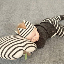 Load image into Gallery viewer, Modern Luxury New Trend Baby Hat Girls and Boys Crown Knitted Cap Toddler Empty Top Hats Newborn Design Woolen Yarn Bonnet For Kids