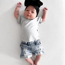 Load image into Gallery viewer, Distressed Denim Short