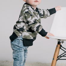 Load image into Gallery viewer, Light Wash Denim