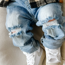 Load image into Gallery viewer, Relaxed Fit Distressed Denim