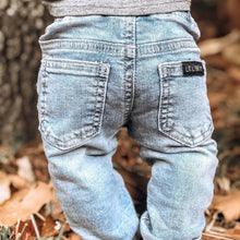 Load image into Gallery viewer, Light Wash Denim