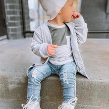 Load image into Gallery viewer, Light Wash Distressed Denim