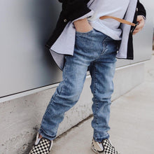Load image into Gallery viewer, Light Wash Denim