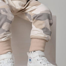 Load image into Gallery viewer, Jogger - Faded Camo