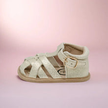 Load image into Gallery viewer, The Closed Toe Sandal