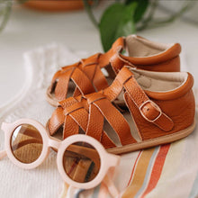Load image into Gallery viewer, The Closed Toe Sandal