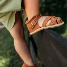Load image into Gallery viewer, The Closed Toe Sandal