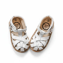 Load image into Gallery viewer, The Closed Toe Sandal