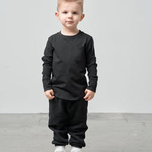 Load image into Gallery viewer, Long Sleeve Pocket Tee - Black
