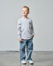 Load image into Gallery viewer, Long Sleeve Pocket Tee - Grey