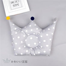Load image into Gallery viewer, Newborn Baby Shaping Pillow Cute Crown Shape Backrest Cushion Anti-head Correction Bed Neck Support Pillows Baby Pillow Baby Bedding Air Mesh Organic Cotton Soft Baby Pillow Newborn Anti Flat Head Syndrome for Crib Cot Baby Pillow