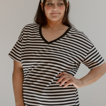 Load image into Gallery viewer, FINAL SALE V-Neck Full Zip Breastfeeding Tee - Gray

