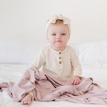 Load image into Gallery viewer, blush ribbed stretchy swaddle
