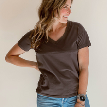 Load image into Gallery viewer, FINAL SALE V-Neck Full Zip Breastfeeding Tee - Gray
