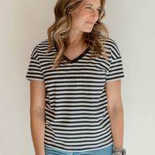 Load image into Gallery viewer, FINAL SALE V-Neck Full Zip Breastfeeding Tee - Gray

