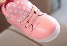 Load image into Gallery viewer, Girl LED Lights Shoes Flexible Casual Design Comfortable Soft Toddler Shoe For Running Walking Excellent Gift
