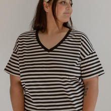 Load image into Gallery viewer, FINAL SALE V-Neck Full Zip Breastfeeding Tee - Gray
