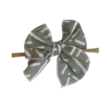 Load image into Gallery viewer, Sailor Bow Baby Girl Nylon Headband Bow Clips
