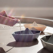 Load image into Gallery viewer, Shnuggle Stack and Sail Bath Boat Toys
