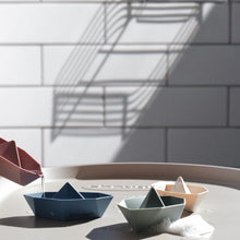 Load image into Gallery viewer, Shnuggle Stack and Sail Bath Boat Toys
