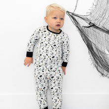 Load image into Gallery viewer, Black Trim Halloween Long Sleeve Sleep Set
