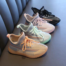 Load image into Gallery viewer, Boys Girls Fashion Sneakers Baby/Toddler/Little Kids Leather Trainers Children School Sport Shoes Soft Running Shoes
