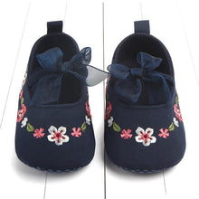 Load image into Gallery viewer, Newborn First Walkers Toddler Shoes Non-slip Baby Girls Kids Floral Shoes Princess Shoes Soft Sole Kids Toddler Infant Boots
