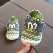Load image into Gallery viewer, Unisex Infant First Walkers Shoes With Funny Big Eyes Pattern Baby Boy Casual Toddler Girl Non-slip Shoe
