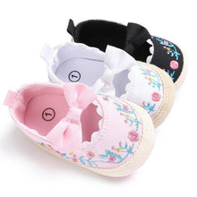 Load image into Gallery viewer, First Walkers Baby Girls Soft Soled Anti-Slip White Bow Shoe Luxury Stylish Shoes For Baby Girl Perfect Gift
